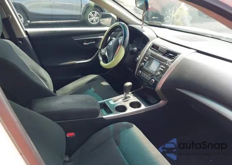 2015 Nissan Altima 2.5/2.5 S/2.5 Sl/2.5 Sv z USA, uszkodzony, nr VIN 1N4AL3AP3FC232582